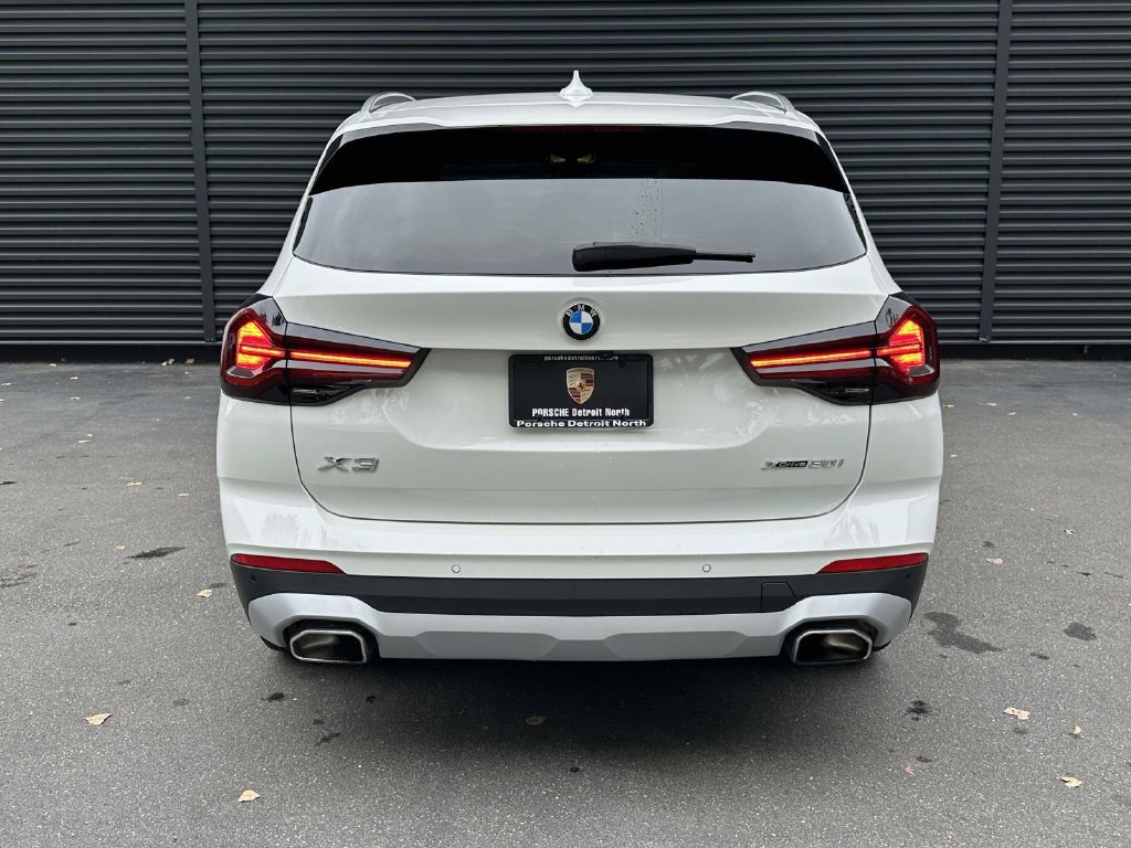 Used 2024 BMW X3 xDrive30i w/ Premium Package w/ZPA AWD/4WD image 4