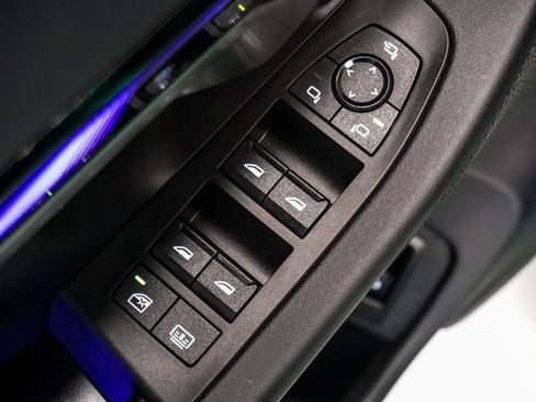 Used 2025 BMW M5 Base w/ Carbon Package image 36