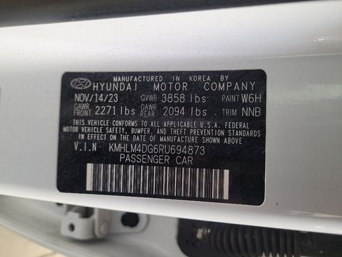 Used 2024 Hyundai Elantra SEL FWD image 33