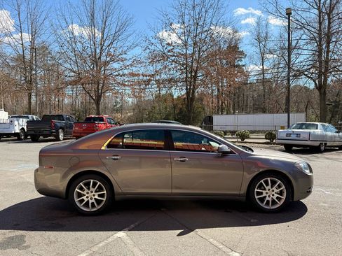 Used 2011 Chevrolet Malibu LTZ FWD image 3