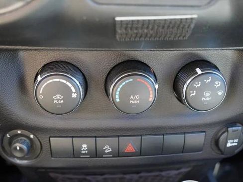 Certified 2018 Jeep Wrangler Sport AWD/4WD image 24