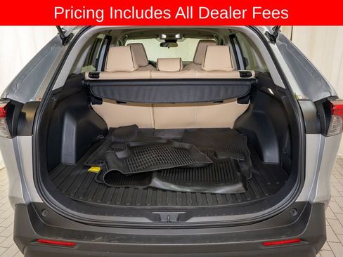 Used 2025 Toyota RAV4 XLE AWD/4WD image 5