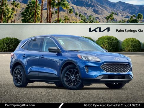 Used 2022 Ford Escape SE image 1