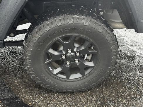 Certified 2023 Jeep Gladiator Sport w/ Trailer Tow Package image 10