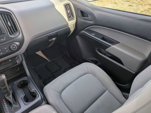 Used 2021 Chevrolet Colorado W/T w/ WT Convenience Package RWD image 17