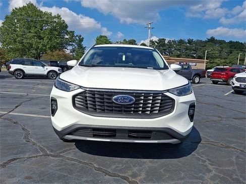 New 2025 Ford Escape SE image 2
