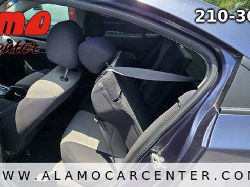 Used 2013 Chevrolet Cruze LS FWD image 28
