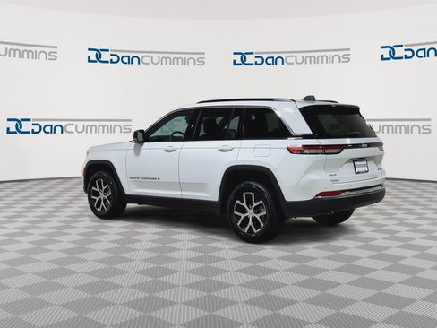 Used 2024 Jeep Grand Cherokee Limited AWD/4WD image 7