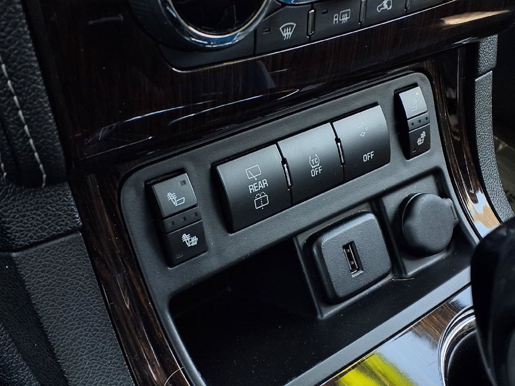 Used 2016 Chevrolet Traverse LT FWD image 11