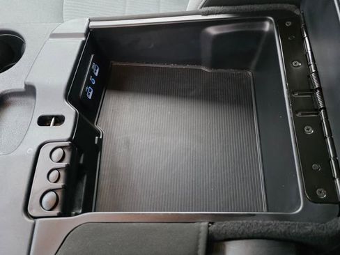 Used 2022 RAM 1500 Classic SLT image 36