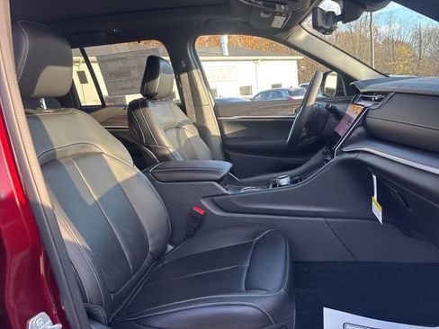 New 2025 Jeep Grand Cherokee Limited w/ Luxury Tech Group II image 21