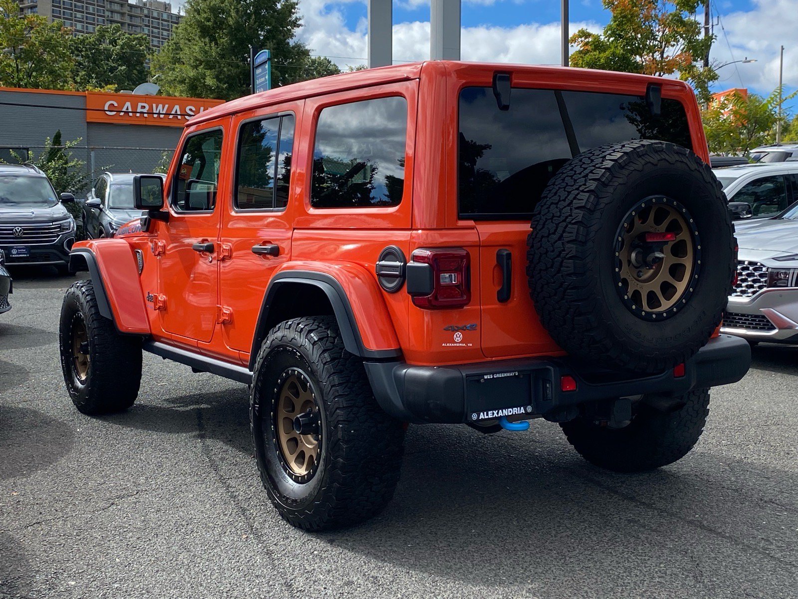 Used 2023 Jeep Wrangler Unlimited Rubicon 4xe w/ Steel Bumper Group AWD/4WD image 5