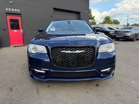 Used 2017 Chrysler 300 Limited AWD/4WD image 2