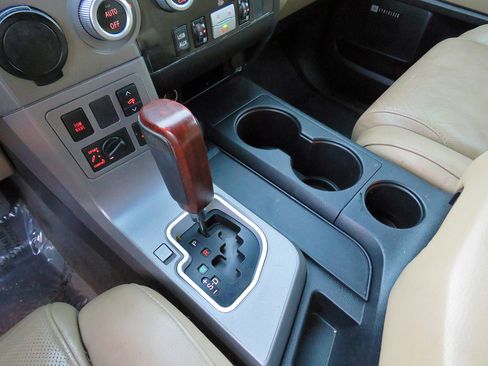 Used 2013 Toyota Sequoia Platinum image 24