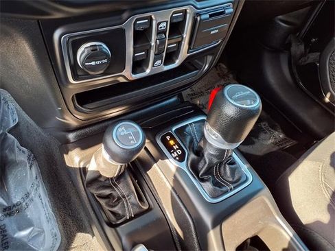 Used 2023 Jeep Gladiator Overland image 20