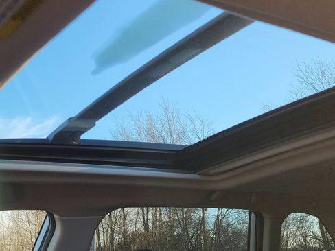 Used 2022 Subaru Forester Premium image 27