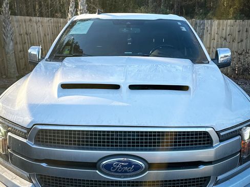 Used 2018 Ford F150 Platinum w/ Equipment Group 701A Luxury image 15