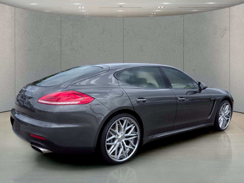 Used 2014 Porsche Panamera 4 AWD/4WD image 5