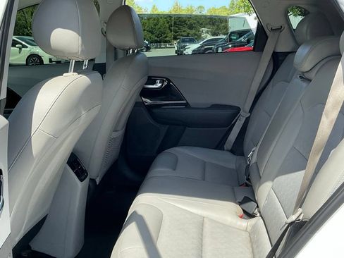 Used 2020 Kia Niro Touring FWD image 18