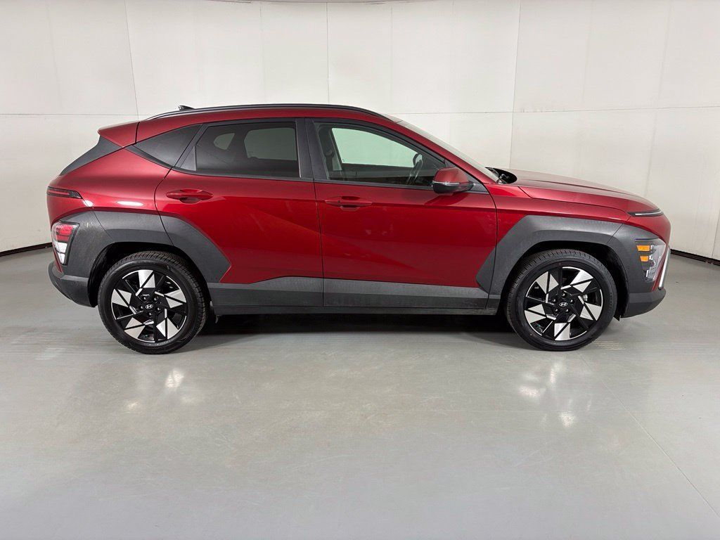 Used 2025 Hyundai Kona SEL FWD image 9