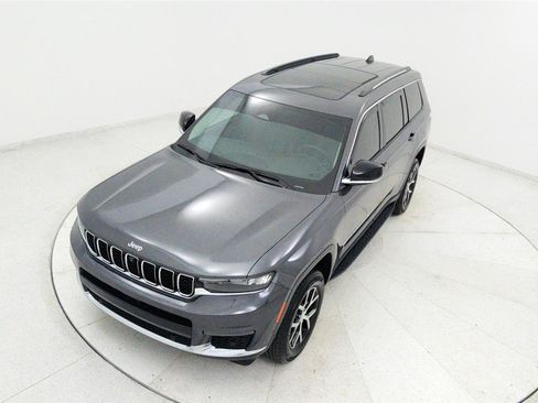 Used 2023 Jeep Grand Cherokee L Limited w/ Luxury Tech Group II AWD/4WD image 35