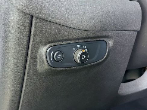 Used 2024 Chevrolet Equinox LT image 12