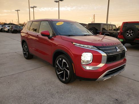 Used 2024 Mitsubishi Outlander SE image 4