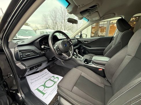 Used 2022 Subaru Outback Premium image 5