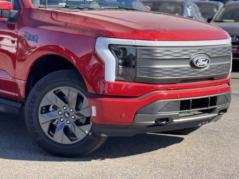 New 2025 Ford F150 Lightning Lariat image 3
