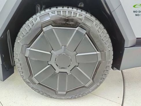 Used 2024 Tesla Cybertruck Cyberbeast AWD/4WD image 55