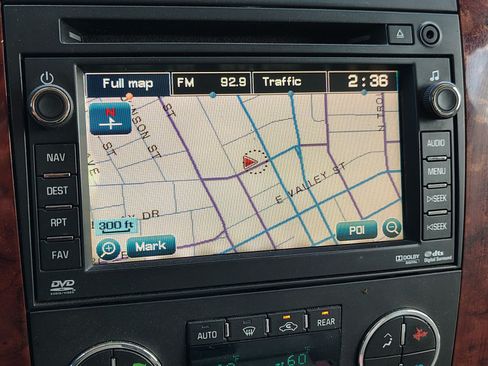 Used 2011 Chevrolet Tahoe LTZ RWD image 18