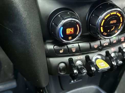 Certified 2024 MINI Cooper SE image 21