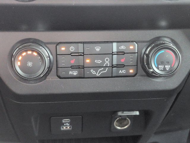 Used 2022 Ford F350 XLT w/ XLT Premium Package AWD/4WD image 24