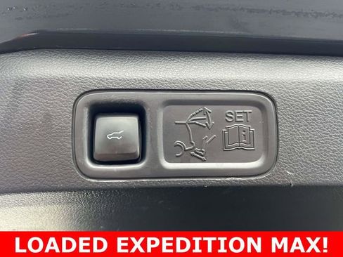 Used 2022 Ford Expedition Max Limited image 8