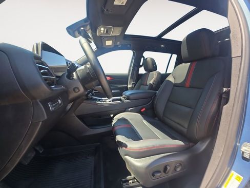 Certified 2025 Chevrolet Traverse RS w/ LPO, Floor Liner Package AWD/4WD image 9
