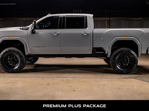 Used 2025 GMC Sierra 2500 AT4 w/ AT4 Premium Plus Package image 6