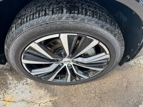Used 2024 Volvo XC60 B5 Ultimate w/ Protection Package Premier AWD/4WD image 12