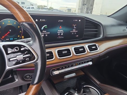 Used 2021 Mercedes-Benz GLS 450 4MATIC image 26