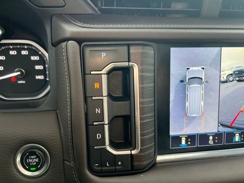 Used 2021 GMC Yukon Denali w/ Denali Premium Package image 23