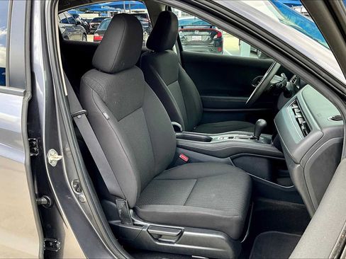 Used 2017 Honda HR-V EX image 8