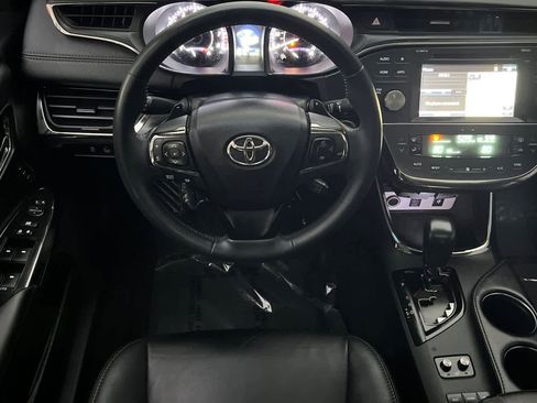 Used 2016 Toyota Avalon Touring image 16