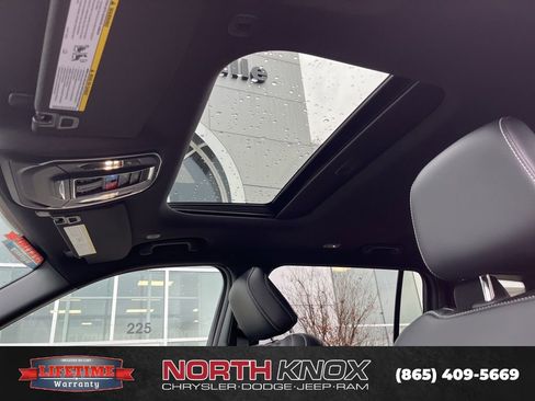 New 2025 Jeep Grand Cherokee L Altitude AWD/4WD image 12