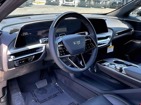 New 2026 Cadillac Lyriq Sport w/ LPO, Floor Liner Package AWD/4WD image 9