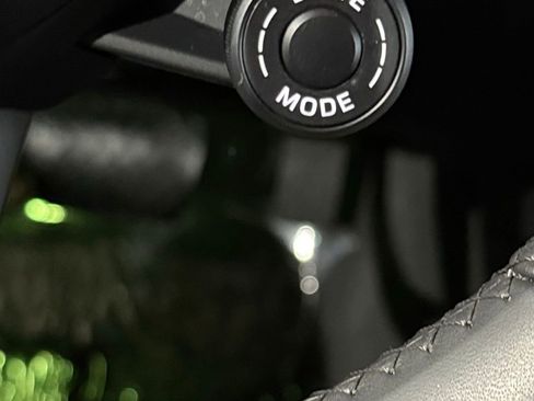 Certified 2025 Porsche Cayenne Coupe AWD/4WD image 77