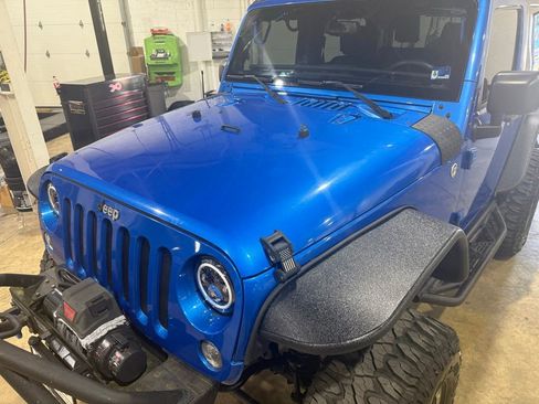 Used 2015 Jeep Wrangler Sport w/ Quick Order Package 24S AWD/4WD image 8