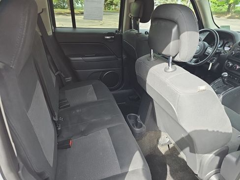 Used 2014 Jeep Patriot Latitude FWD image 15