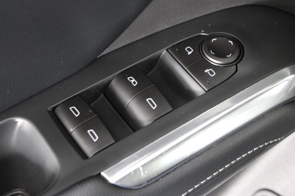 Used 2026 Chevrolet Traverse LT FWD image 22