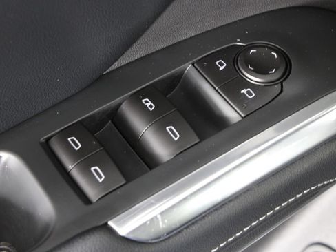 Used 2026 Chevrolet Traverse LT FWD image 22