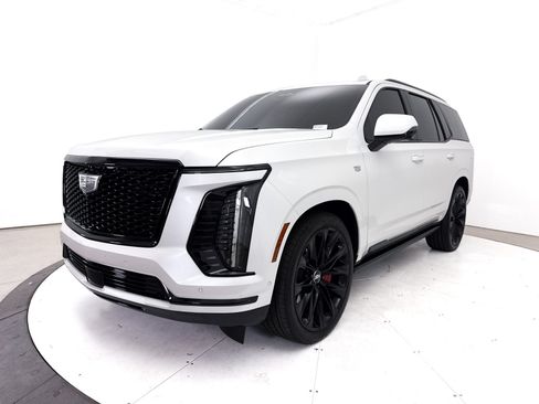 Used 2025 Cadillac Escalade Sport Platinum w/ LPO, ONYX Package AWD/4WD image 16