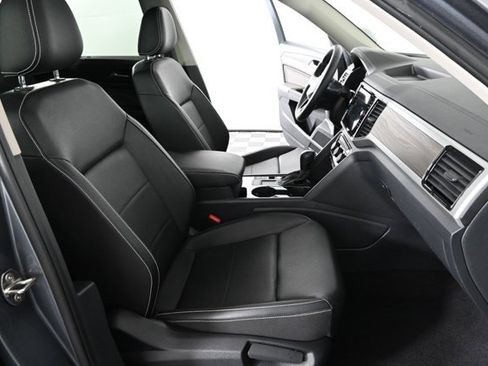 Certified 2023 Volkswagen Atlas SE w/ Panoramic Sunroof Package image 12